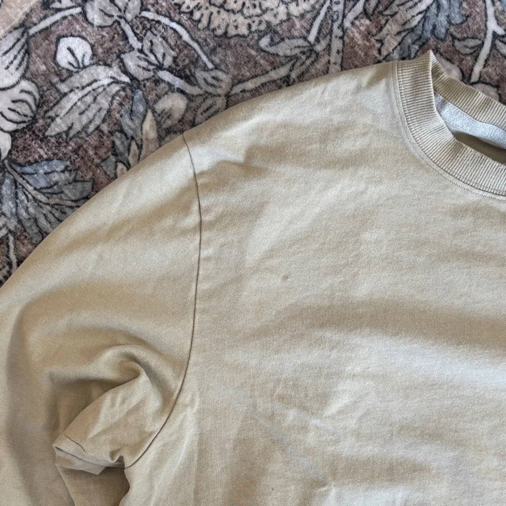 Lululemon Heavyweight Cotton T-shirt - Picture 3 of 3